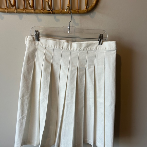 Eliyas Label Ivy White Pleated Knee Length Skirt - size XL - Picture 3 of 5